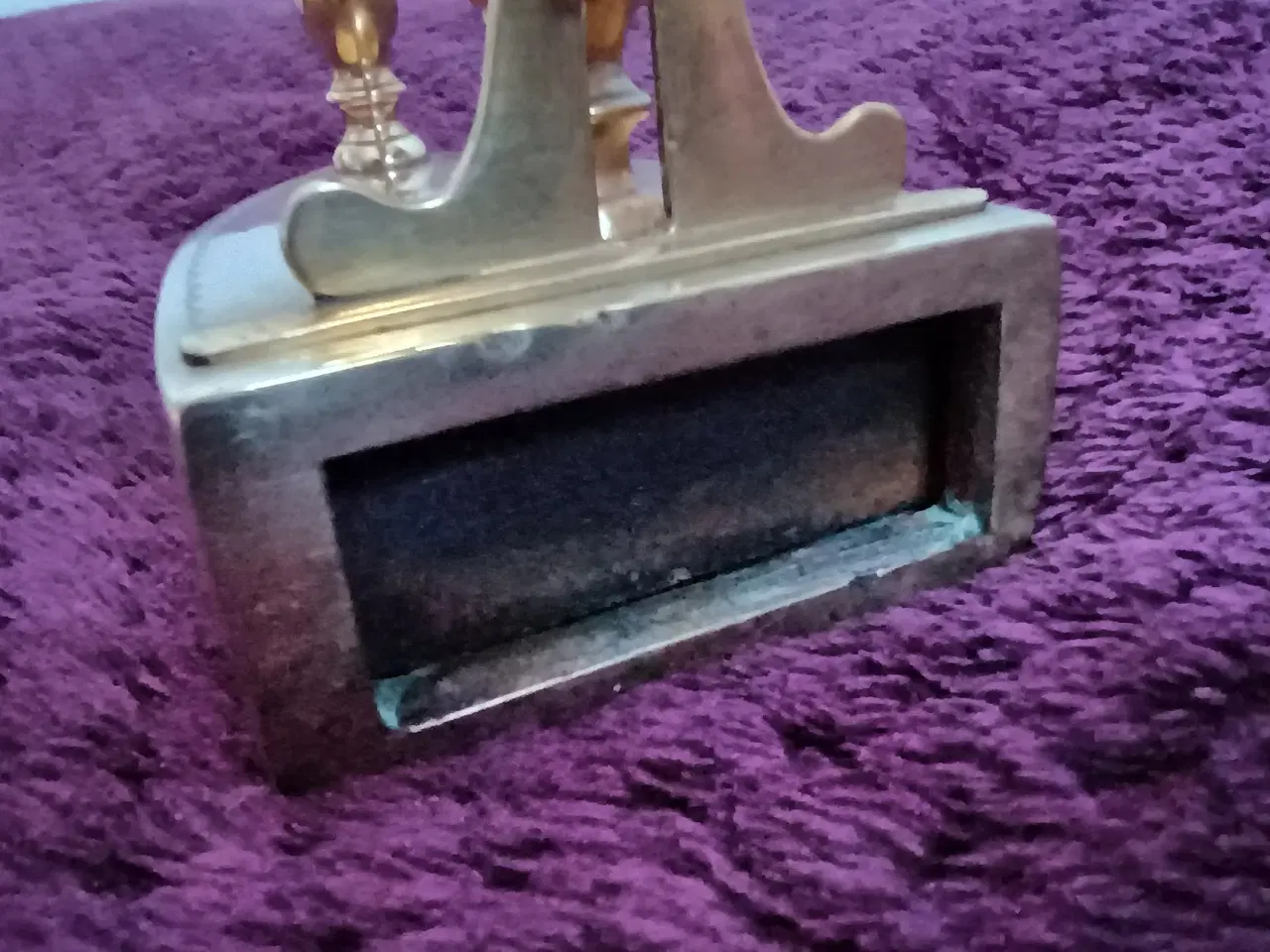 Billede 5 - Gammel messing strygejern fra 1807