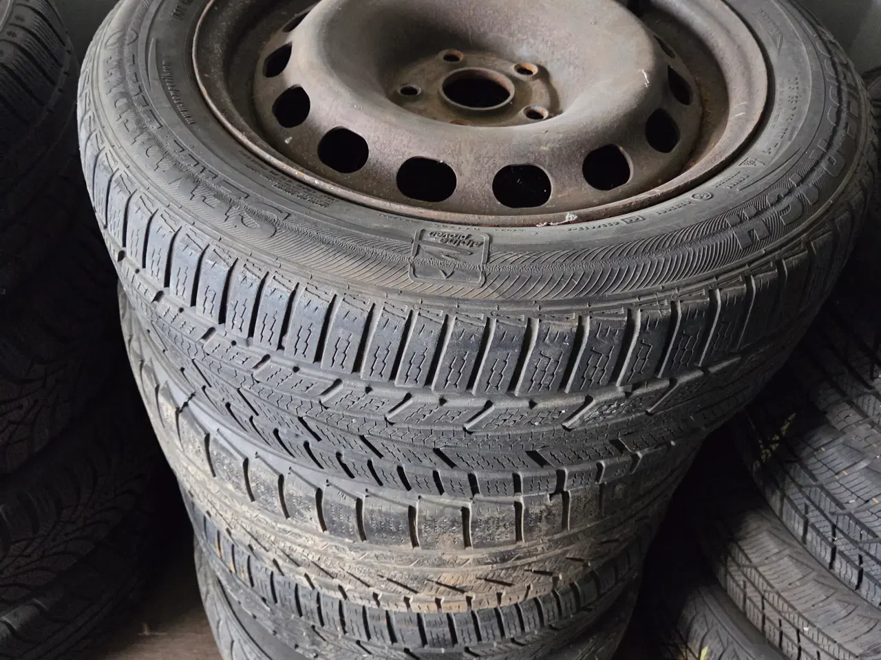 Billede 1 - fælge med dæk