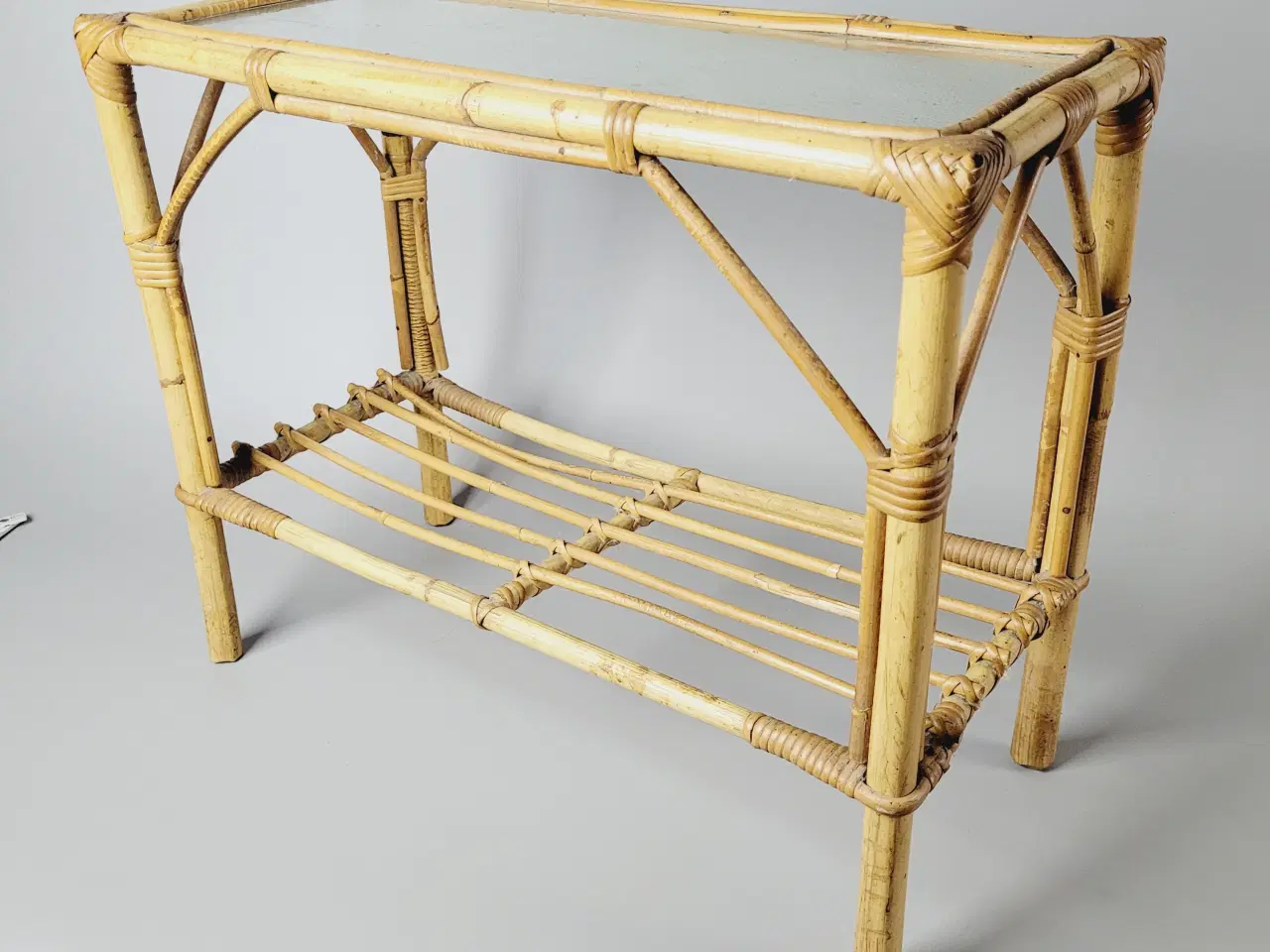 Billede 4 - ⭐️· Fint vintage bord i bambus/rattan med glas