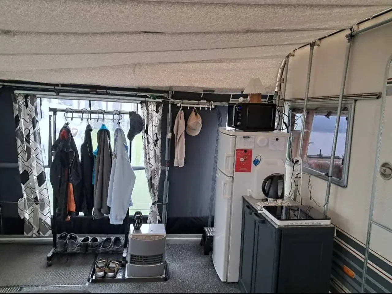 Billede 15 - Campingvogn med fastliggerplads 