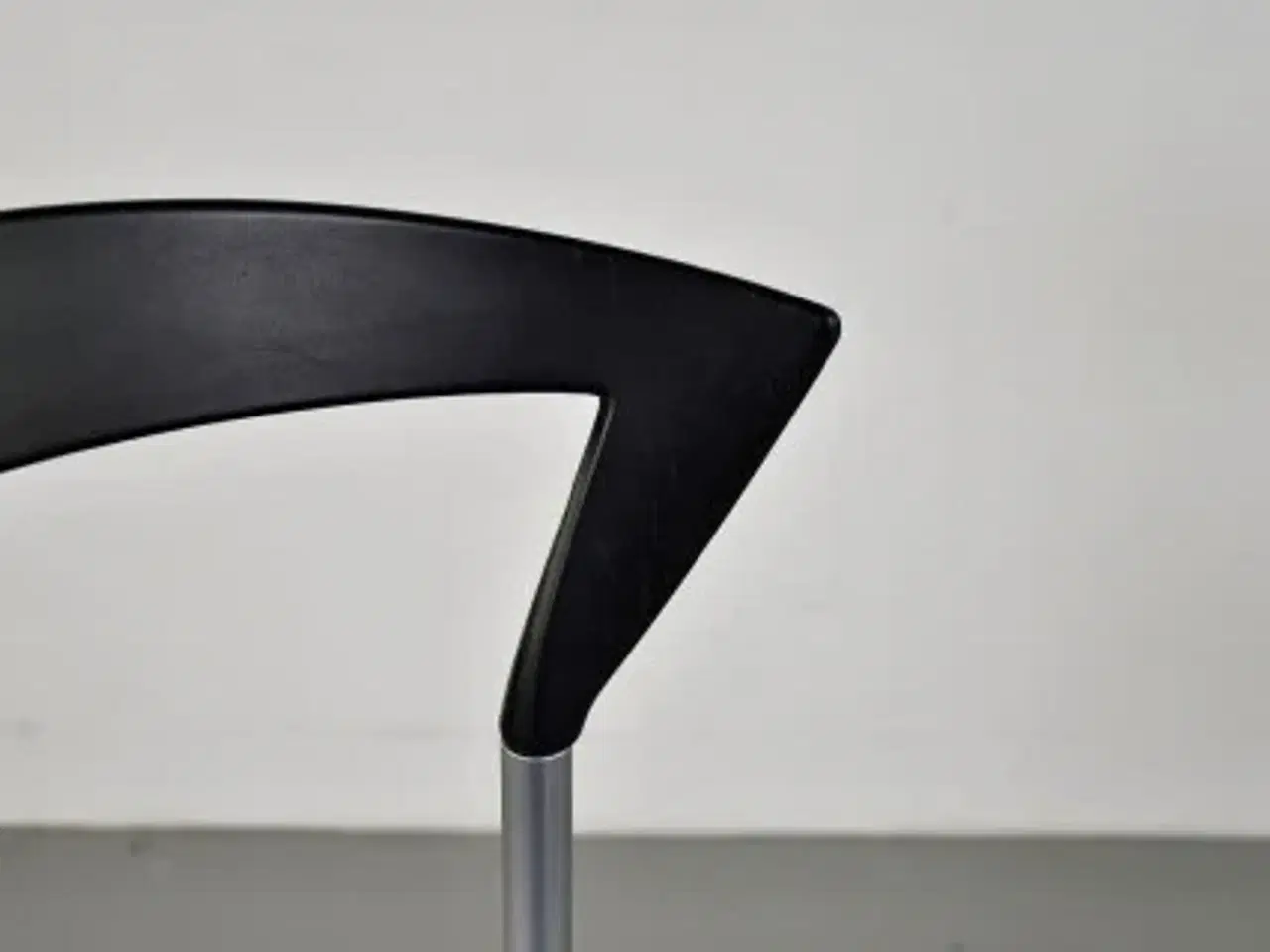 Billede 7 - Opus barstol fra bent krogh med sort sæde og alustel
