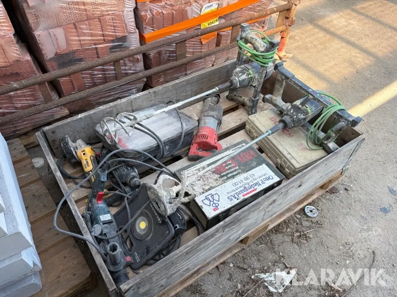 Billede 1 - Assorteret håndværktøj og lamper - 10 dele