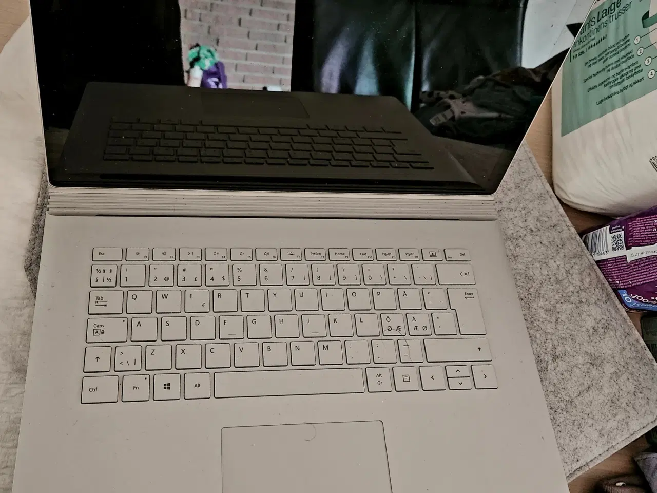 Billede 1 - Windows surface book 2, computer og tablet i en.
