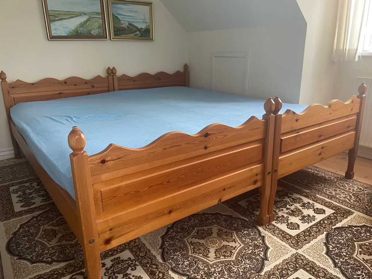 Billede 1 - 2 enkeltsenge sælges samlet. Madrasser medfølger