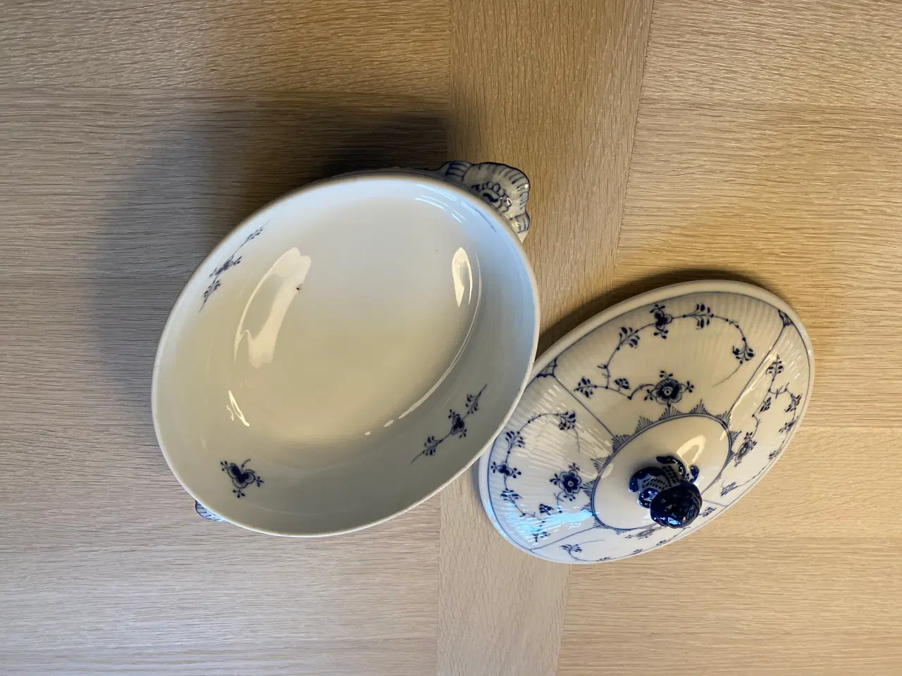 Billede 2 - Musselmalet riflet - Royal Copenhagen lågterrin