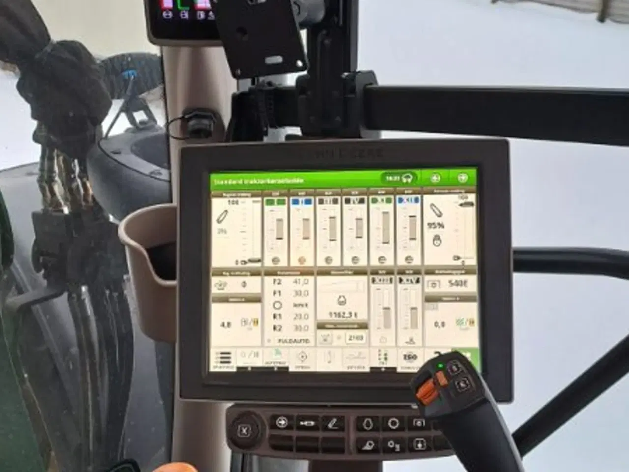 Billede 11 - John Deere 6R 185 JOHN DEERE LÆSSER, FRONTLIFT, AUTOTRAC READY