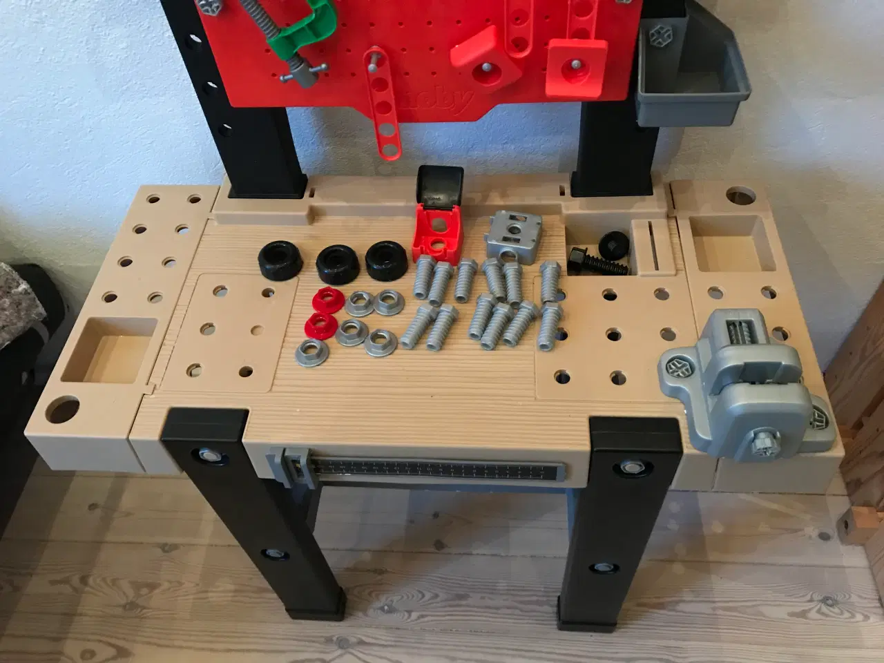 Billede 3 - Værkstedsbænk til den lille håndværker