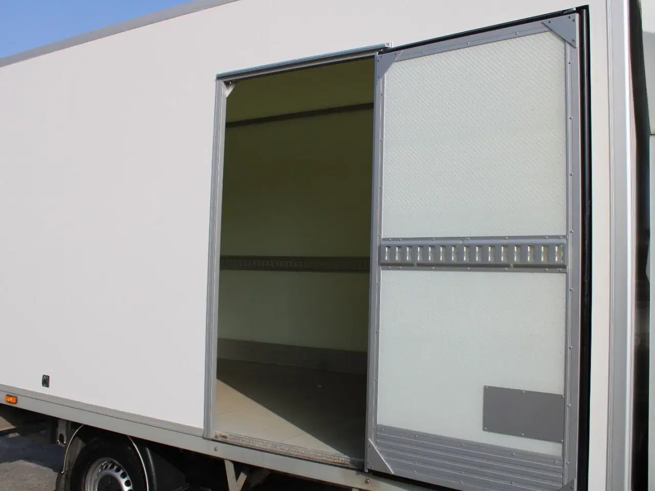 Billede 12 - Mercedes Sprinter 317 2,0 CDi A3 Alukasse m/lift aut. RWD