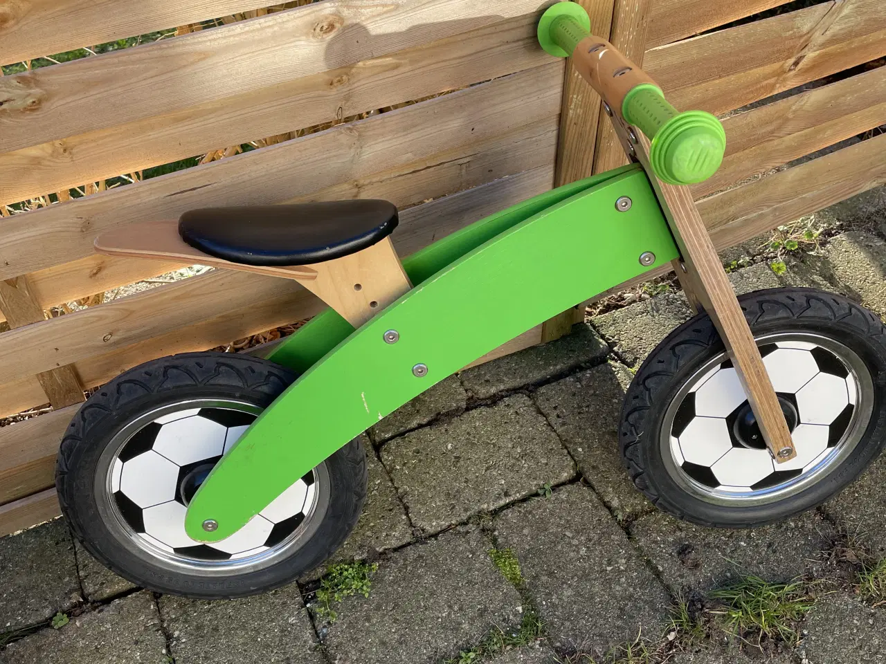 Billede 3 - Grøn Løbecykel i træ fra Pinolino