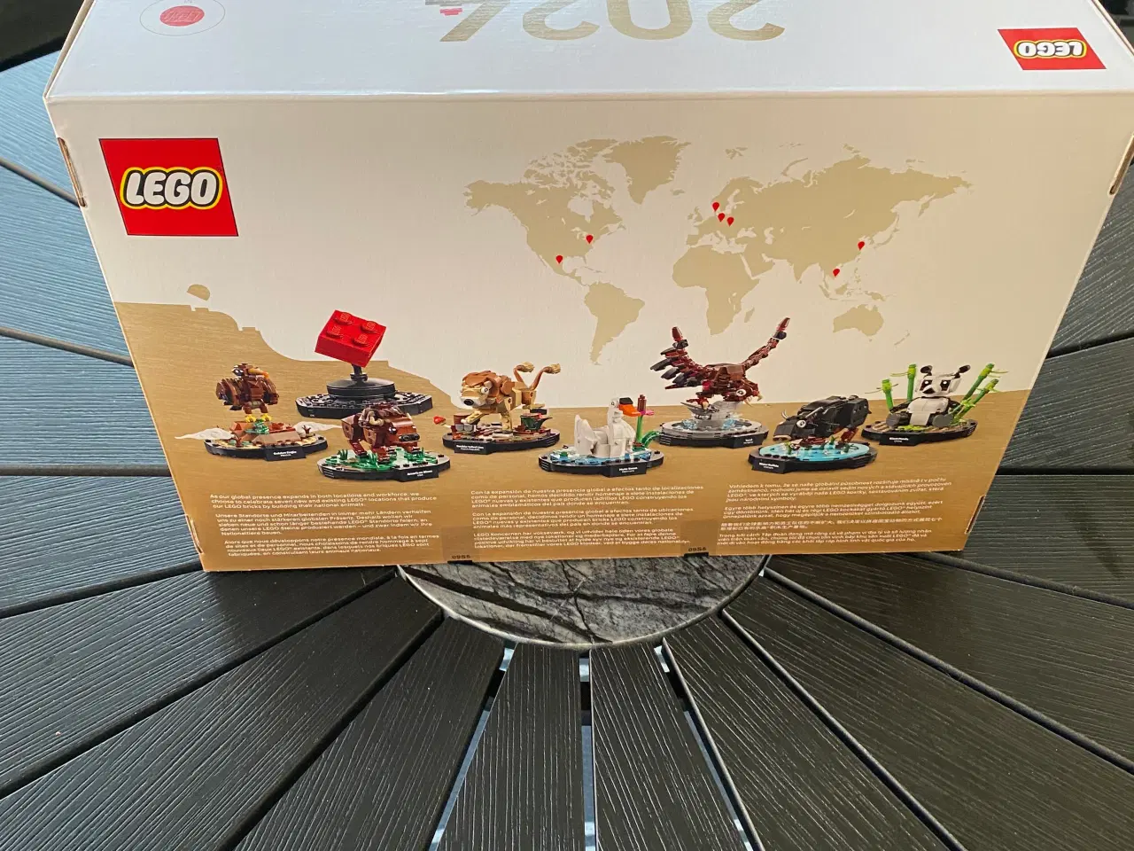 Billede 2 - Fin lego æske medarbejder æske sælges