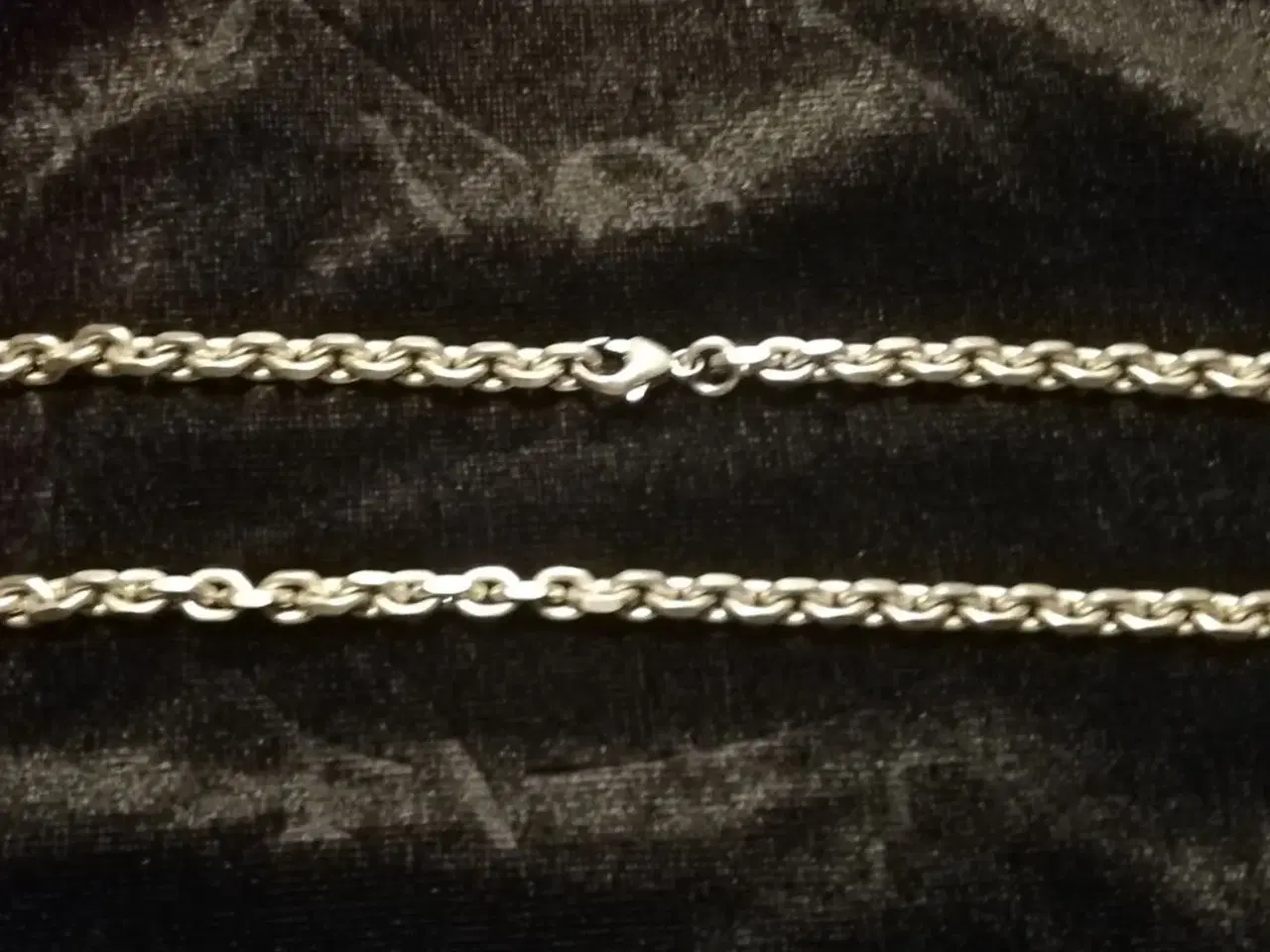 Billede 1 - 2 flotte Anker sølv hals kæder sælges