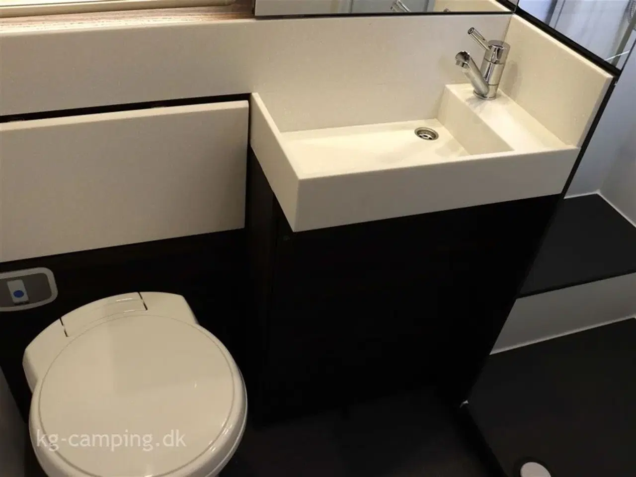 Billede 10 - 2022 - Adria Astella 644 DP TILBUD nu nedsat med kr. 71.000,- | Oplev ferie på førsteklasse i Astella, Luksuscamping på en helt ny måde.