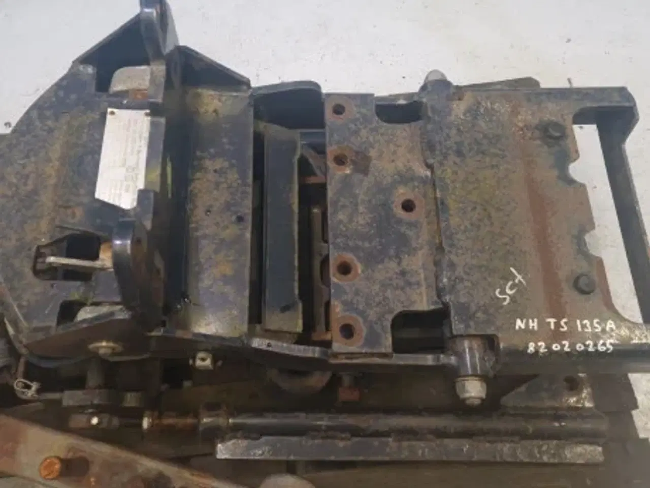 Billede 15 - New Holland TS135A Hitch 82020265