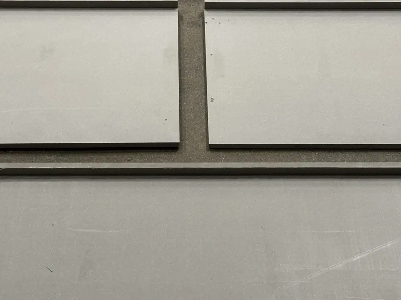 Billede 2 - MDF plader grå gennemfarvet samlet parti