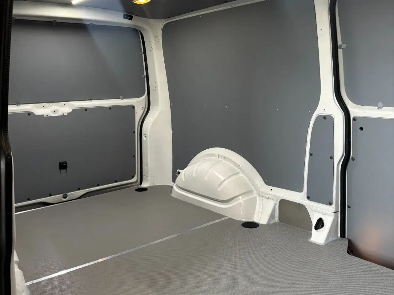 Billede 8 - VW Transporter 2,0 TDi 150 Kassevogn DSG lang