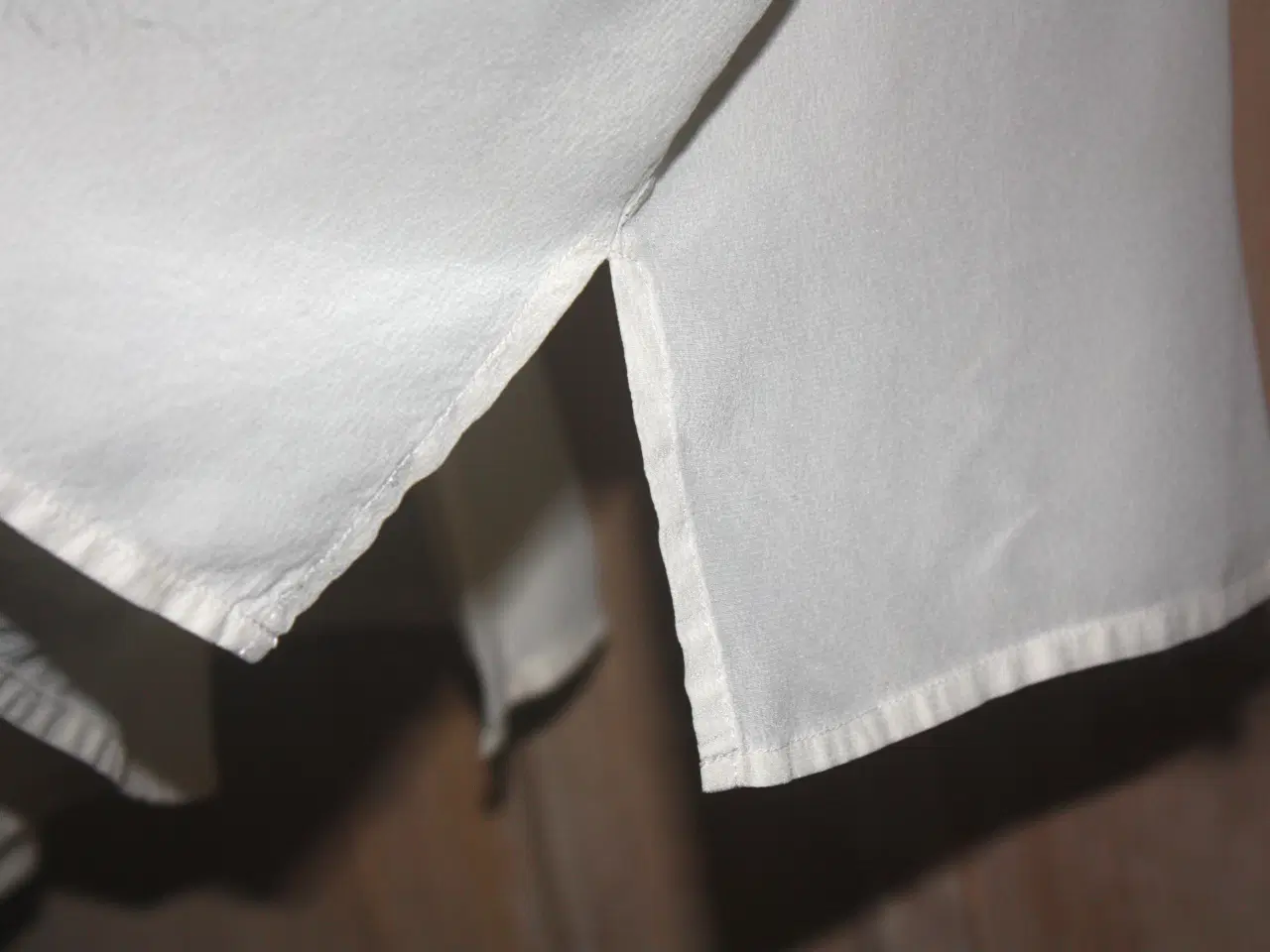 Billede 5 - Ivan Grundahl Linea S silke bluse str. M 100% silk