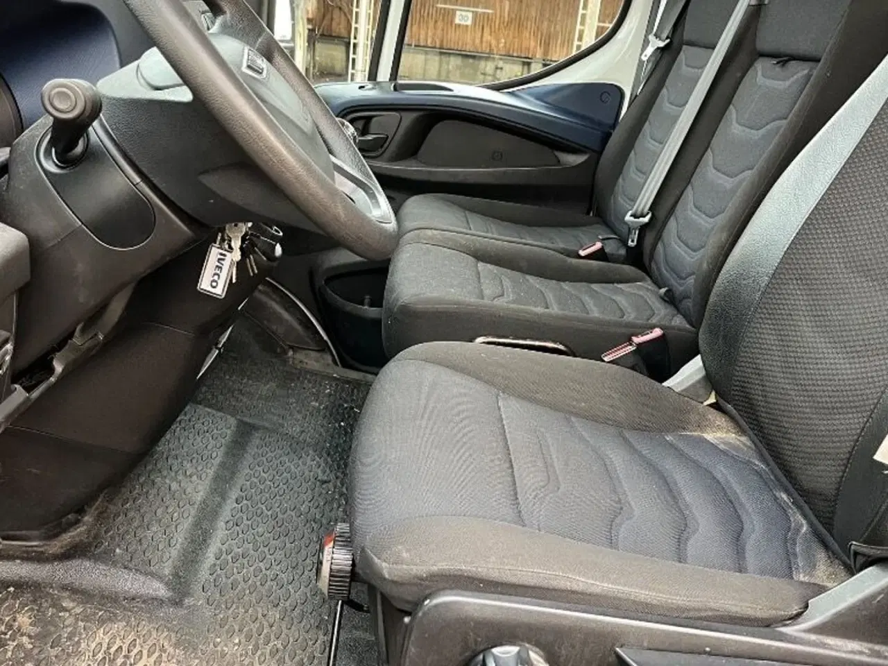 Billede 5 - Iveco 35C18 3,0D med Alu-knæklad og læsserampe.