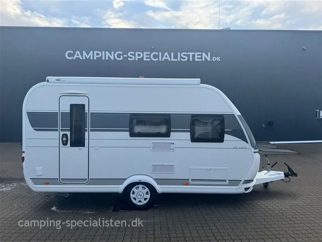 Billede 1 - 2021 - Hobby De Luxe 440 SF   2021 Hobby 440 SF De Luxe med vildt udstyr - se den nu hos Camping-Specialisten.dk