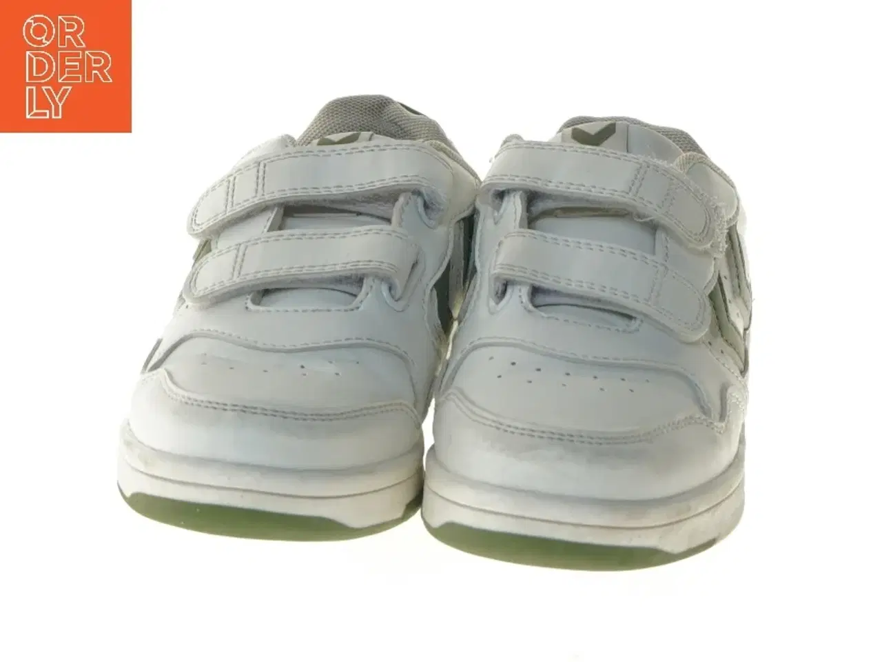 Billede 5 - Hvide sneakers med grønne detaljer fra Hummel (str. 33 )