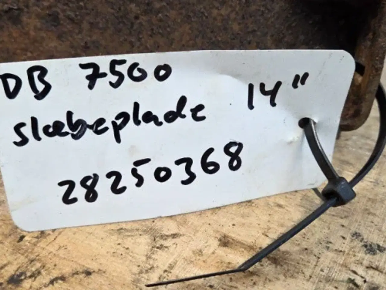 Billede 11 - Dronningborg D7500 Slæbeplade 28250368