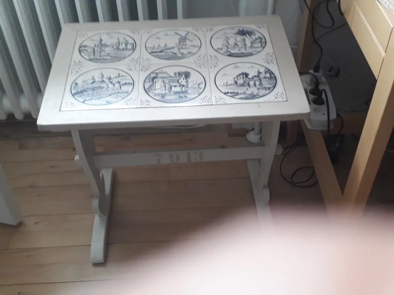 Billede 2 - Lille kakkel sofabord/ sidebord