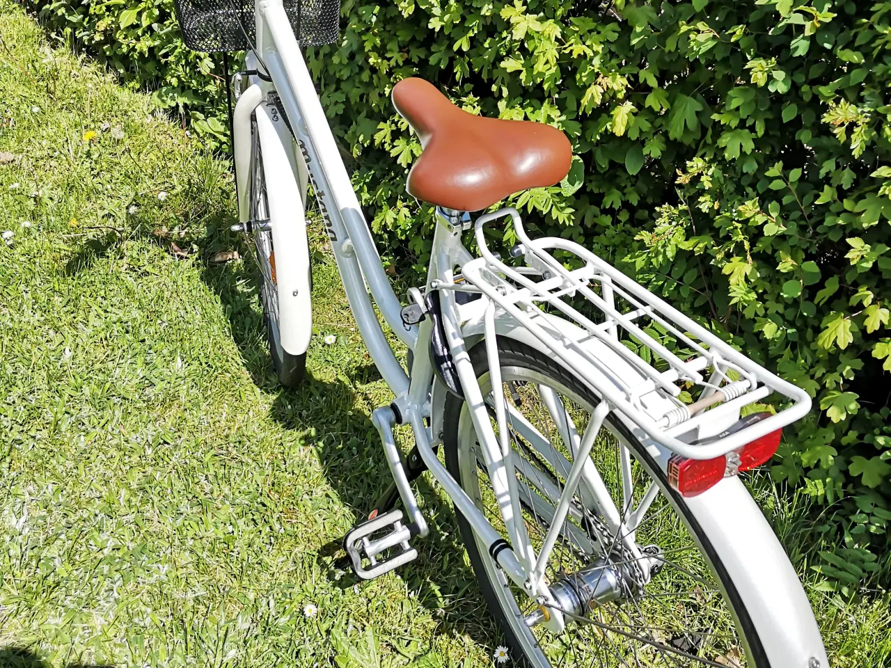 Billede 1 - Næsten nye Mustang dame-pigecykel, 26", 43 cm, 3 g