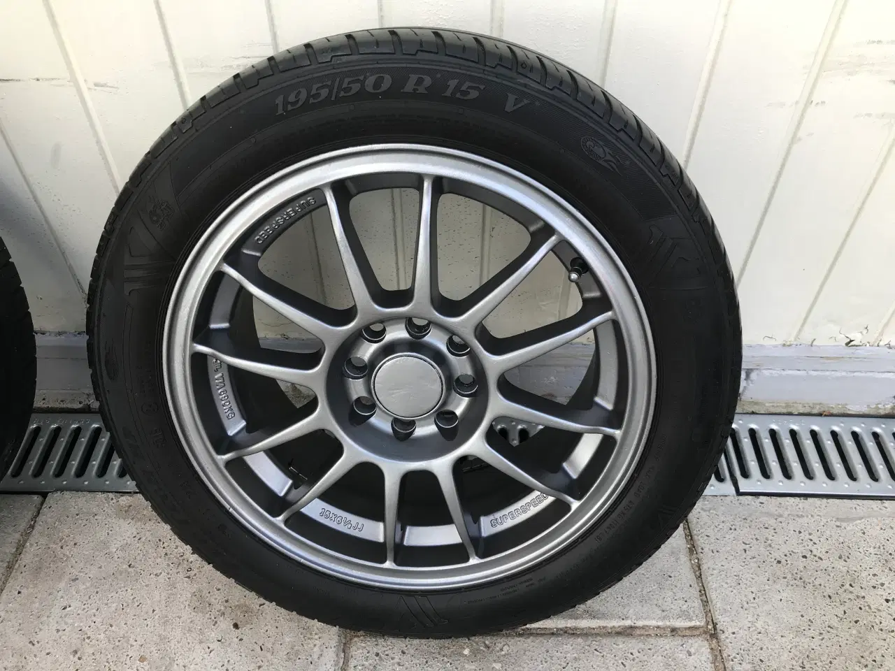 Billede 5 - Dæk og Fælge 195/50 R 15 tommer.