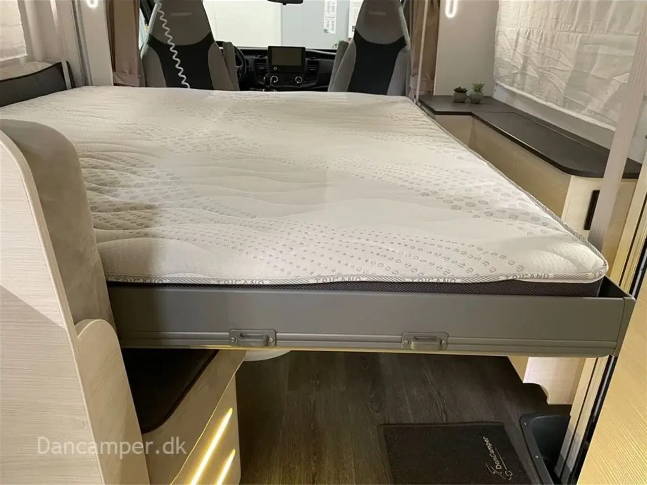 Billede 19 - 2024 - Chausson 660 Titanium ULTIMATE   UNDER KLARGØRING! Chausson 660 Titanium ULTIMATE, Elcykelholder, Lithiumbatterier, Induktionsplade, 3000W inverter