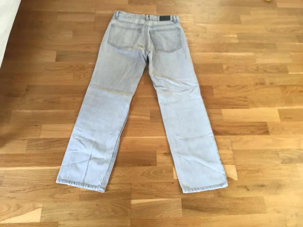 Billede 1 - Jeans. Gina Trikot. Str: 26. 32. Lys grå.