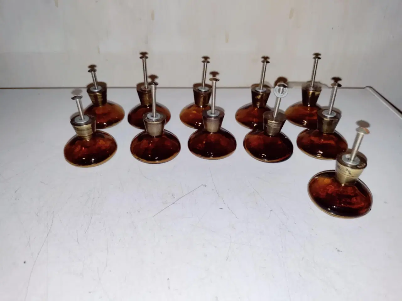 Billede 1 - 11 fede brune glas greb prisen er pr stk