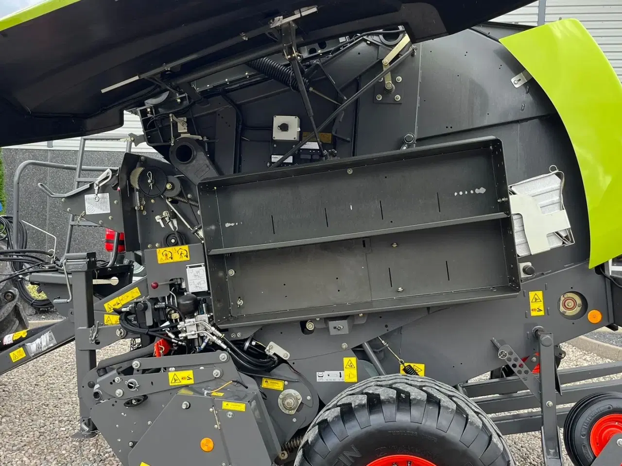 Billede 13 - CLAAS Variant 485 RC Velholdt gård maskine, kun presset 11594baller fra ny.