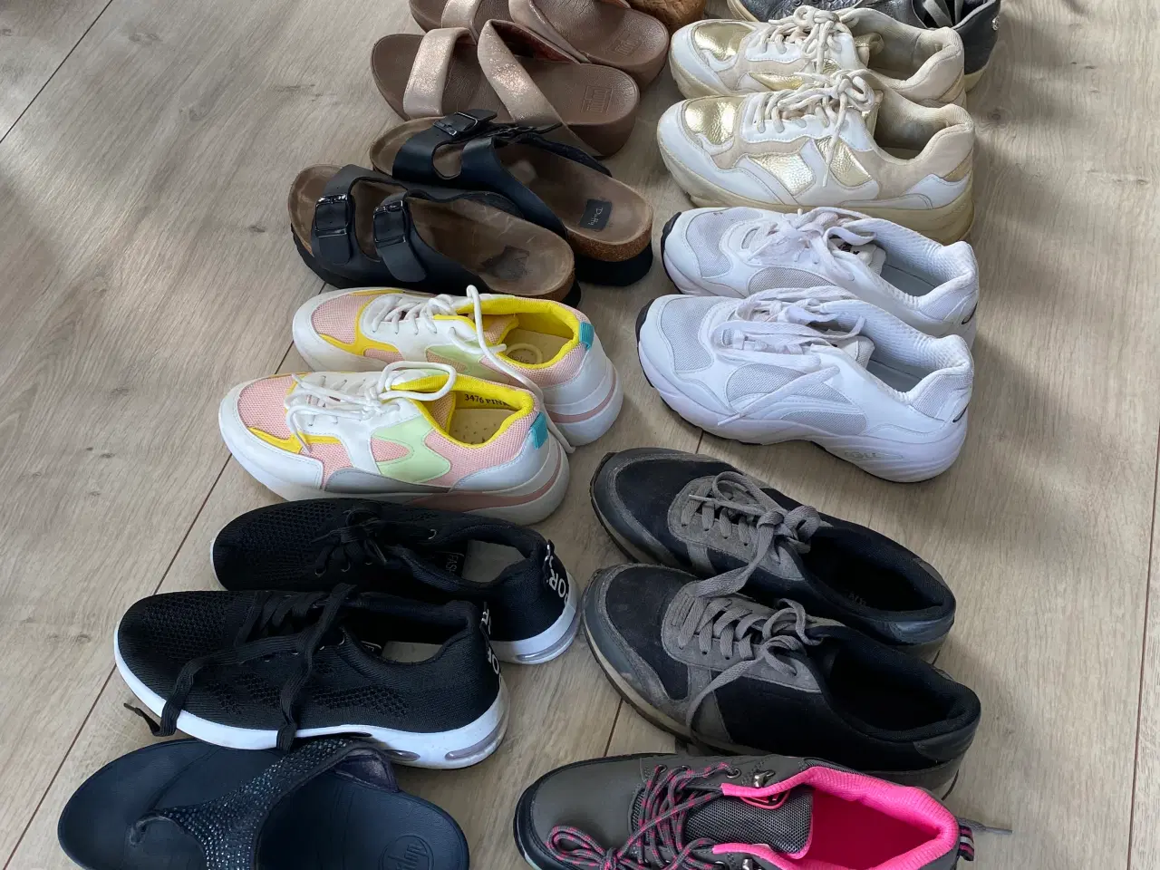 Billede 1 - 15 par sko, hvoraf flere er som en helt nye