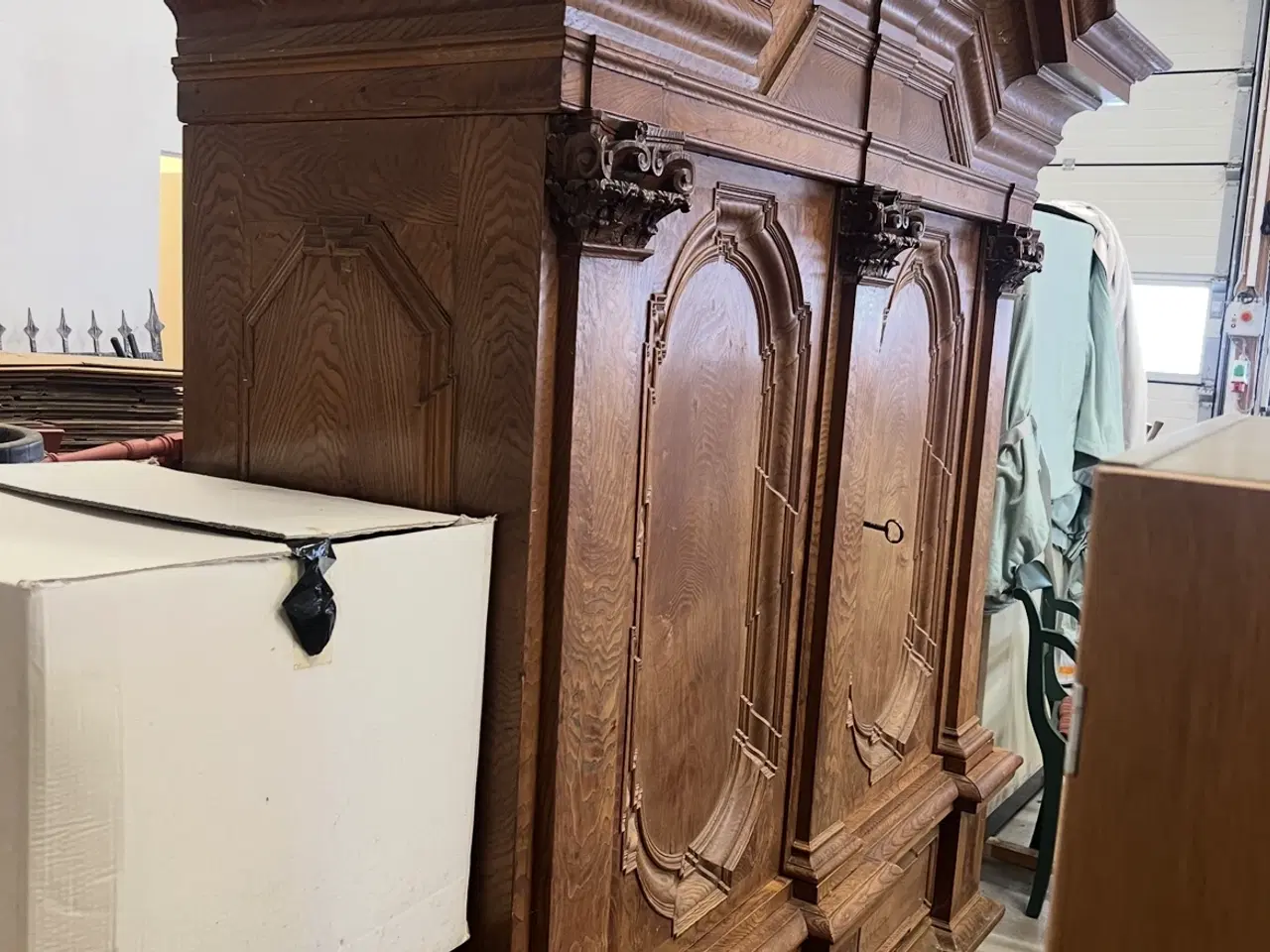 Billede 1 - Antik klædeskab