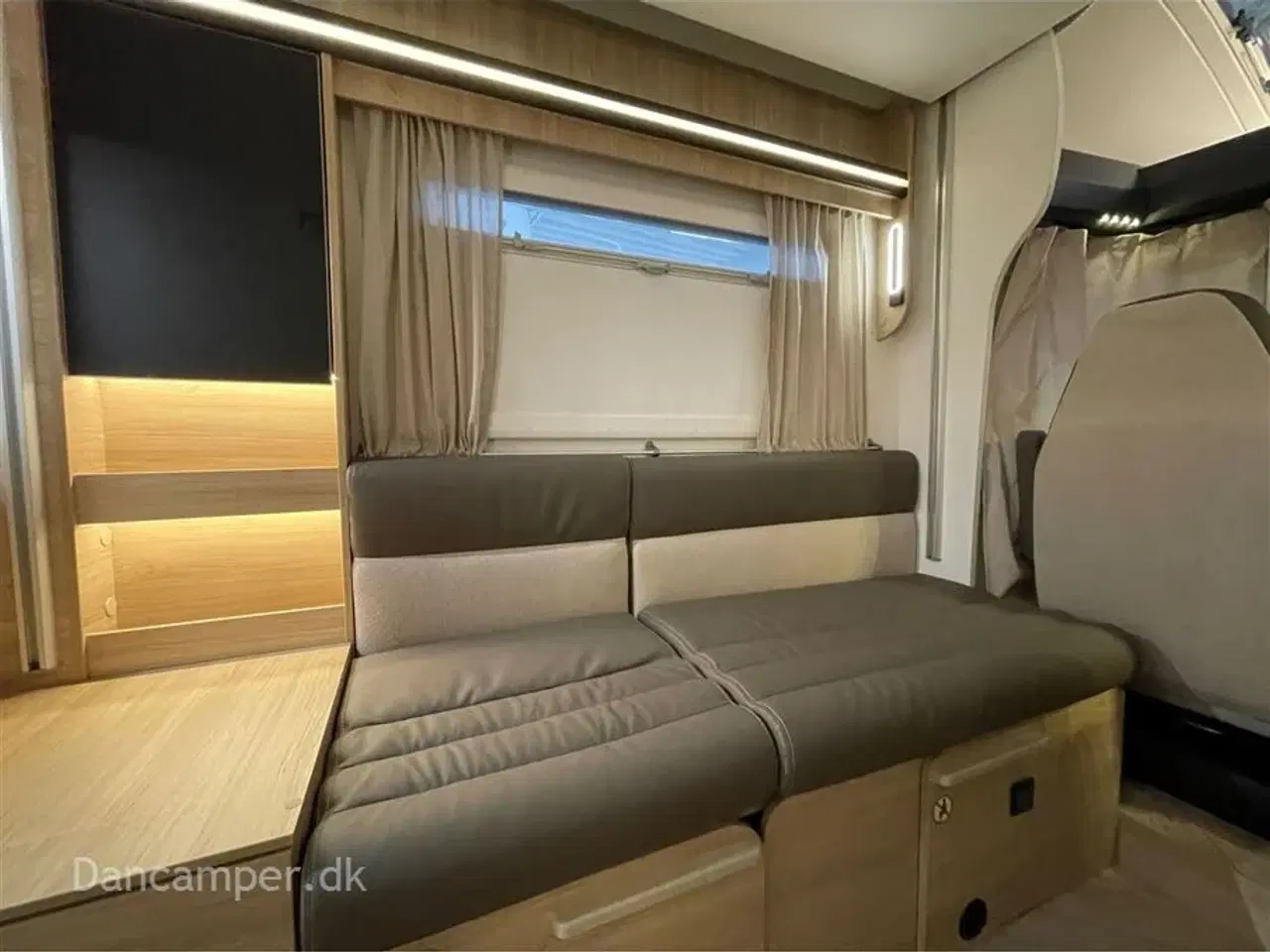 Billede 14 - 2026 - Chausson 630 Titanium Line   Ford Chausson 630 Titanium Line. 165 HK og 8-trins automat gear. Adaptiv fartpilot. Artic-pakke.