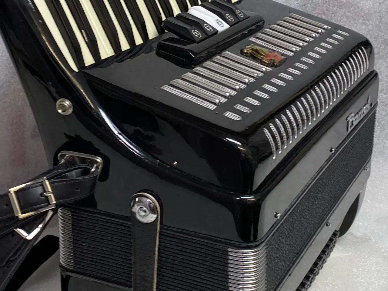 Billede 3 - Perrot harmonika sælges fra samling – nyserviceret