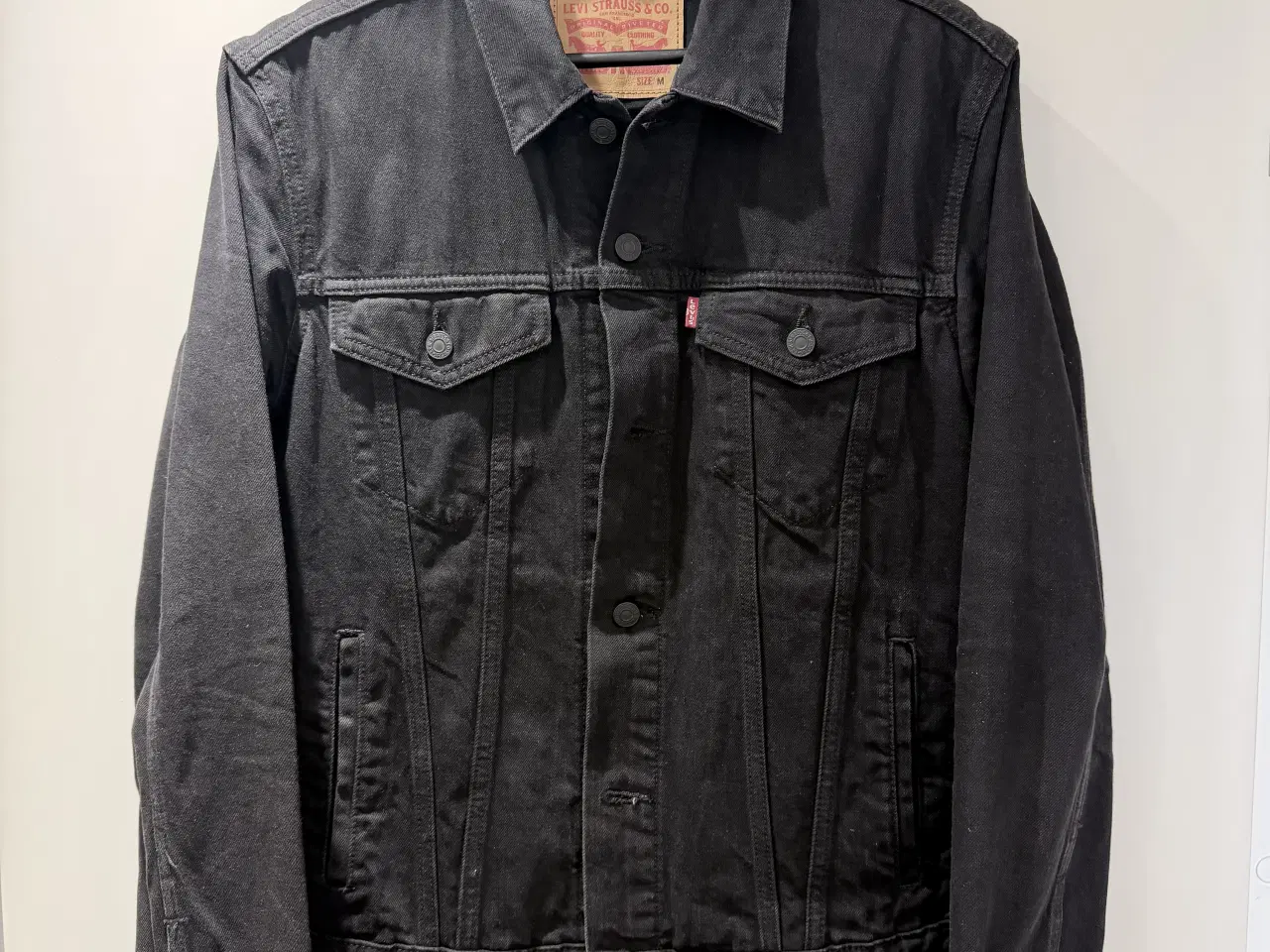 Billede 1 - Levi's Denim Trucker Jacket (sort – M – 0144)