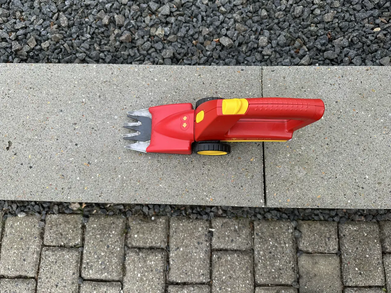 Billede 2 - WOLF-Garten trådløs plænesaks