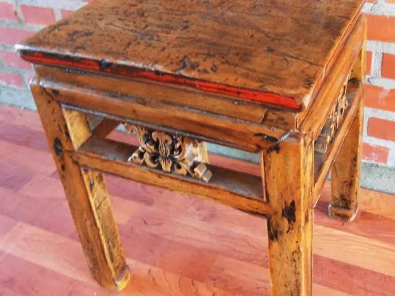 Billede 1 - Kinesisik .Antik bord /skammel naturtræ m. lak 