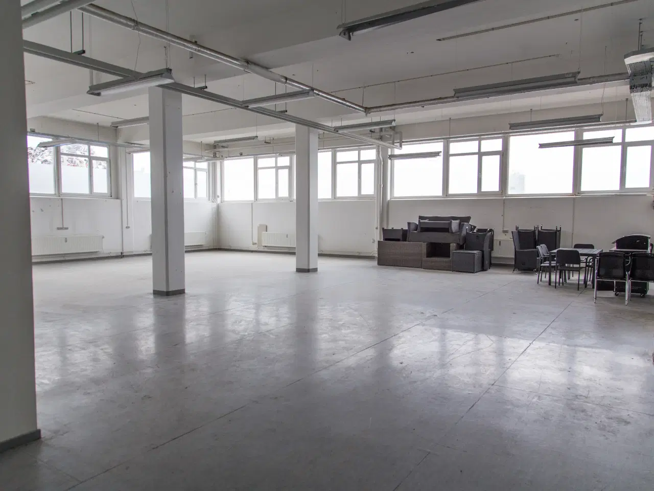 Billede 3 - 1026 m2 velindrettede lokaler til lager/lettere produktion og kontor.