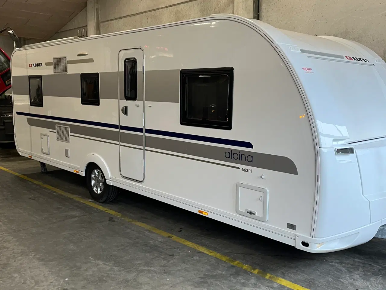 Billede 14 - Campingvogn + Standby telt 