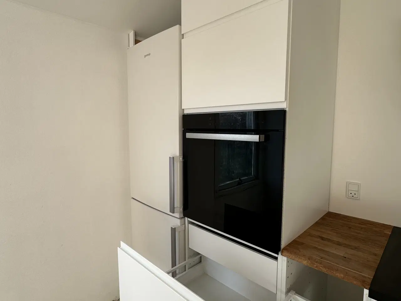 Billede 3 - Stort set komplet hvidt IKEA køkken sælges