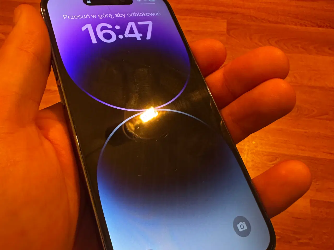 Billede 3 - iPhone 14 Pro 256 GB bagsiden defekt 