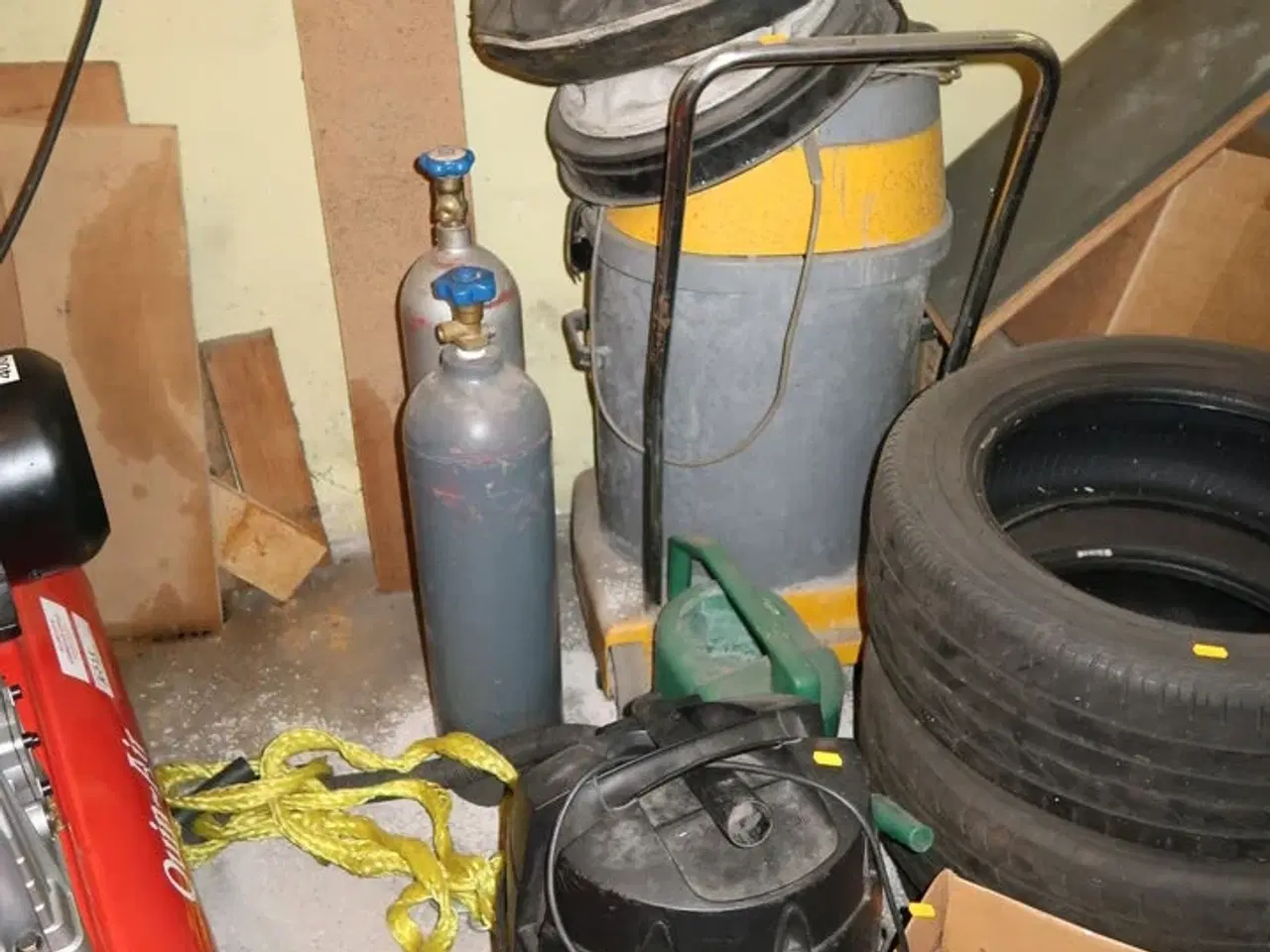 Billede 1 - 2 stk. støvsugere samt kabelrulle