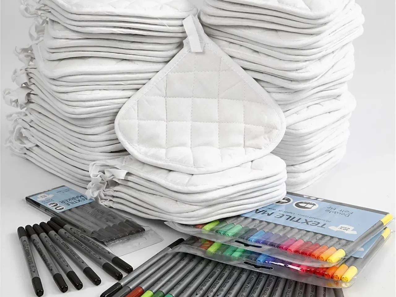 Billede 1 - Personlige grydelapper med tusch - 80 stk. sæt