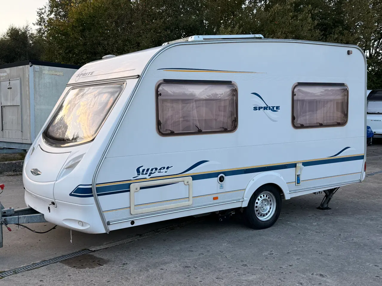 Billede 2 - SOLGT!2003 Sprite Super 410 / Med Mover og fortelt