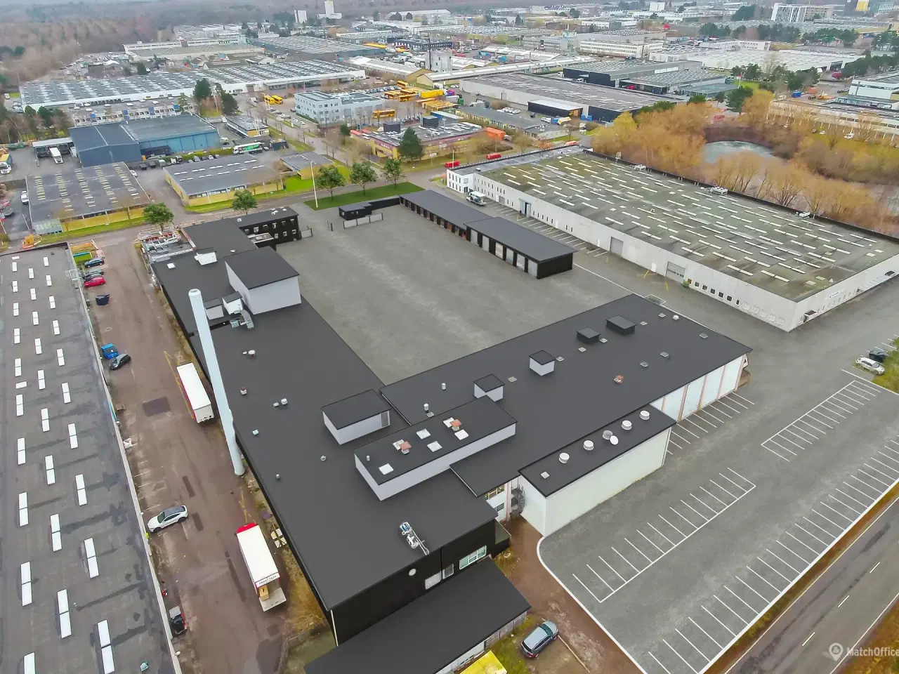 Billede 3 - God lager/logistik ejendom med tilhørende kontorfaciliter i Hersted Industripark – Naverland.