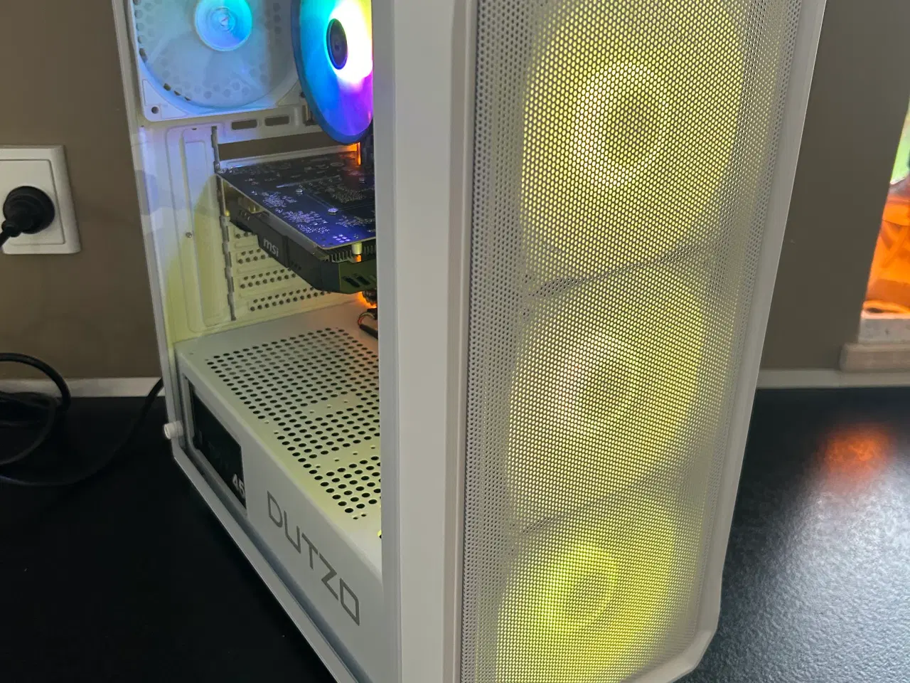 Billede 9 - 💻 Stilet RGB Gaming-PC – perfekt til eSport og kl