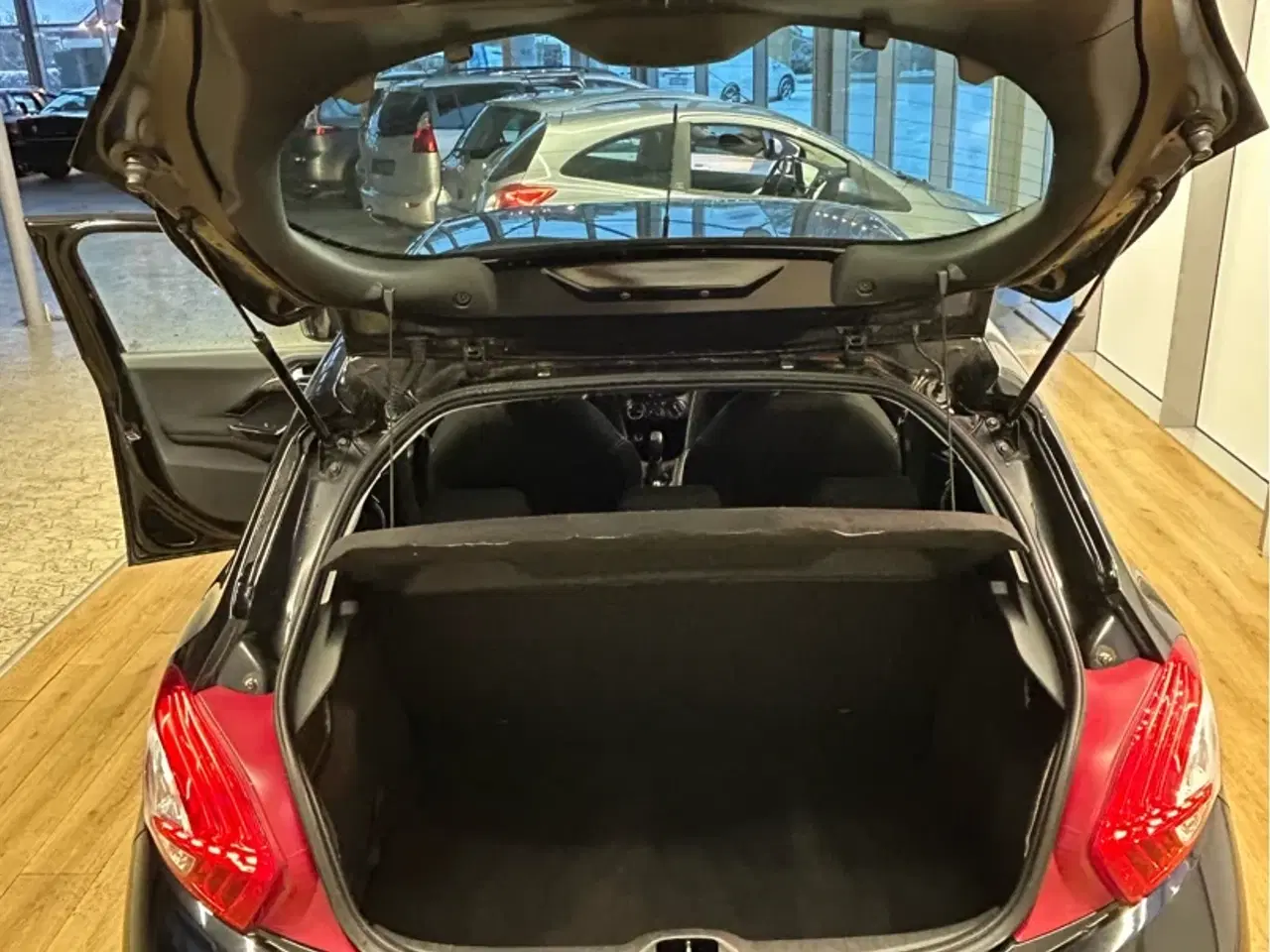 Billede 12 - Peugeot 208 1,0 VTi Excite White 68HK 5d