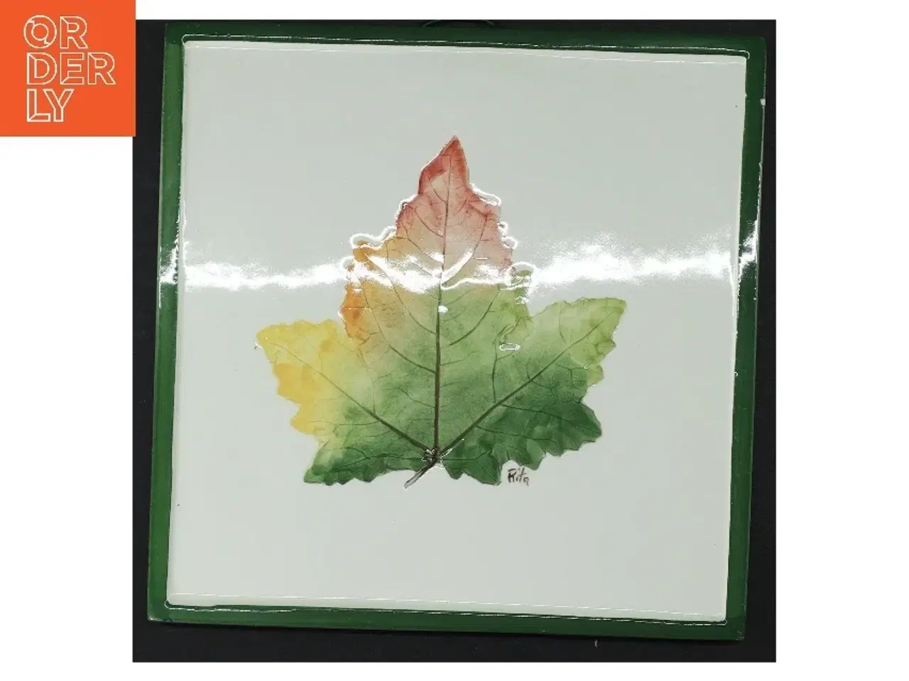 Billede 1 - Firkantet keramikfad med løvmotiv