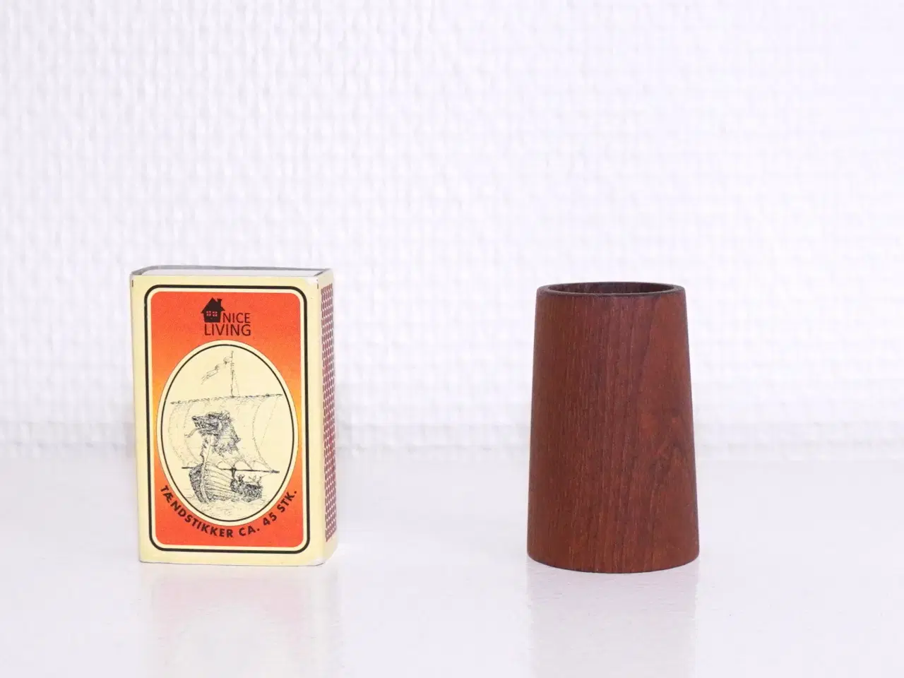 Billede 2 - Lille vintage bæger i massivt teaktræ